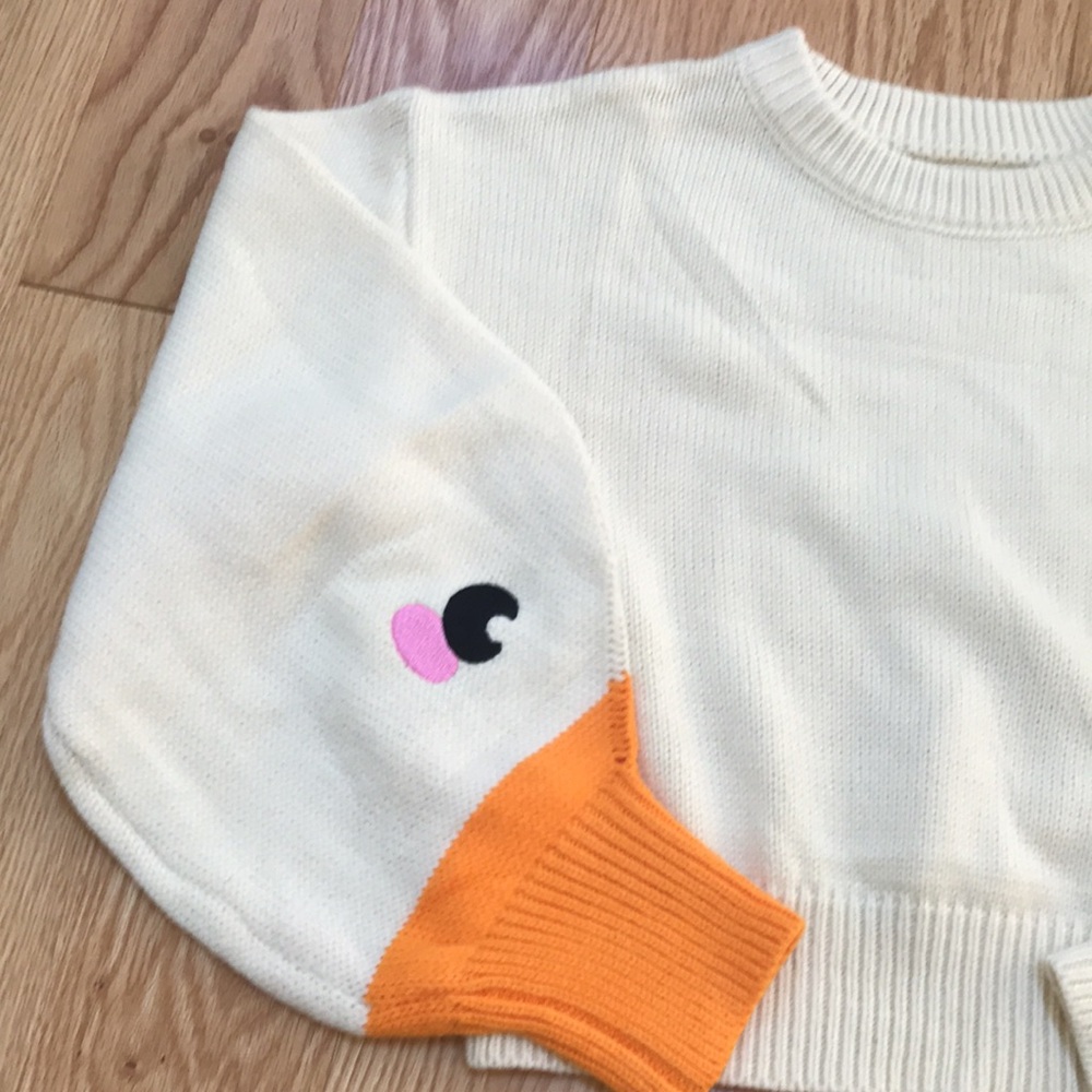 Cider small ivory goose pattern crew neck knit sweater. - Picture 4 of 13